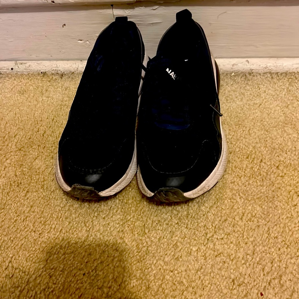 Náutica running shoes